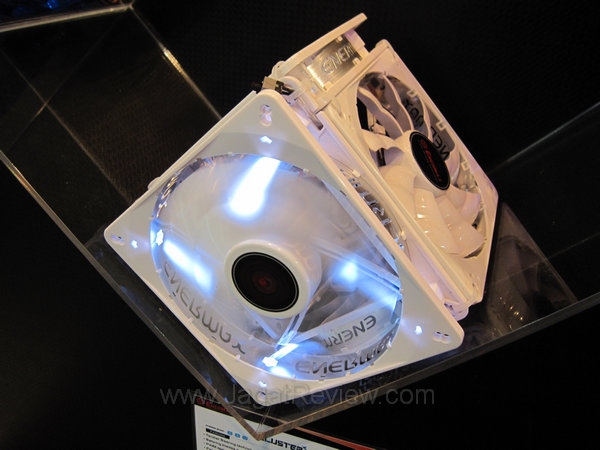 computex2011 27 Enermax Cluster