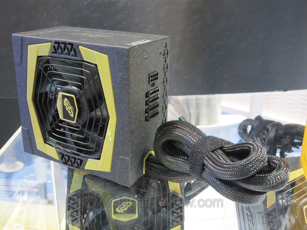 computex2011 3 FSP Aurum Series 700W 600W 500W 400W