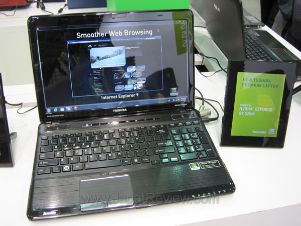 computex2011 Toshiba Premium Laptop w NVIDIA GT 520M