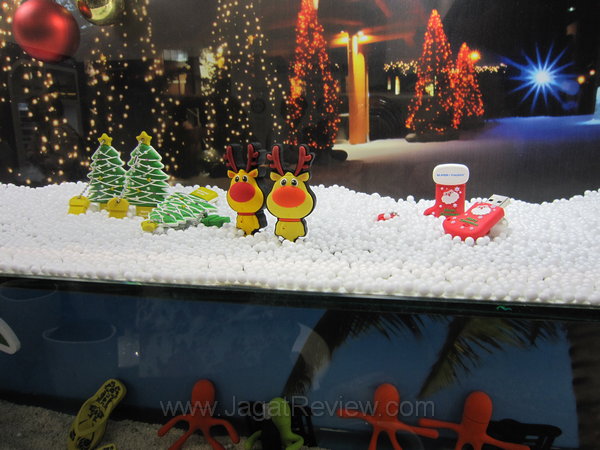 computex 2011 SuperTalent Christmas and Funny Fancy Flash Drives