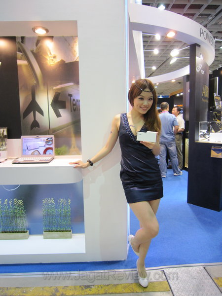 computex_2011_booth_babes_day2_part2_005