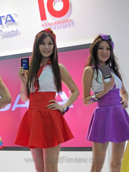 computex_2011_booth_babes_day2_part2_006