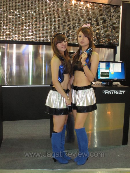 computex_2011_booth_babes_day4_part2_011