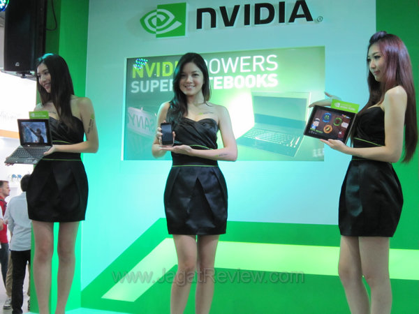 computex_2011_booth_babes_day4_part2_013