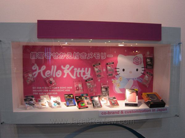 computex 2011 kingmax 12 Produk Kingmax dengan tema Hello Kitty yg hanya dijual di Jepang