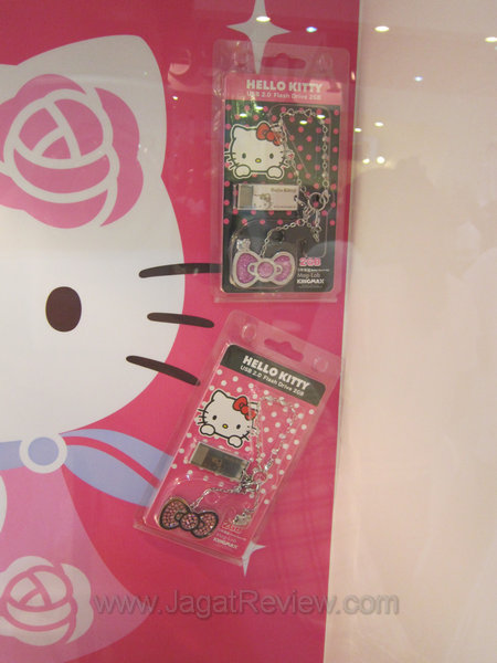 computex 2011 kingmax 15 USB Flash Drive 2GB