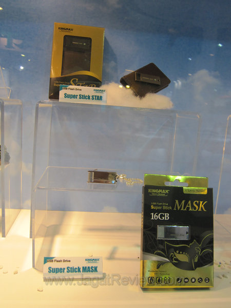 computex 2011 kingmax 18 Kingmax Super Stick STAR atas Super Stick MASK bawah