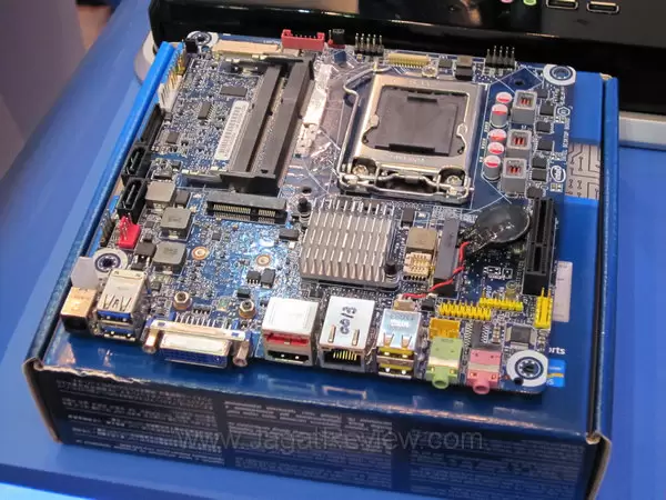 mobo Thin mini ITX dr intel make chipset Intel H61