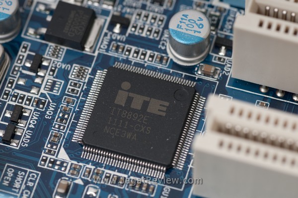 GigabyteZ68XP UD3 iSSD Chipset IT8892E