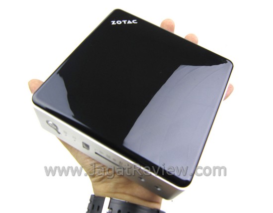 Preview Zotac ZBOX Nano Plus AD10: HTPC Bertenaga Brazos Sebesar Telapak Tangan 1 Zotac ZBOX nano plus 04