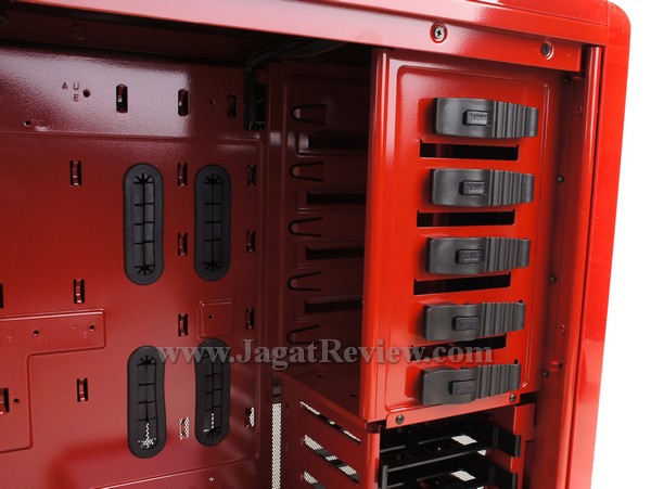 NZXT Phantom Red 17