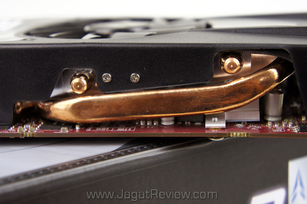 powercolor hd 6870 x2 jagatreview heatpipe 02