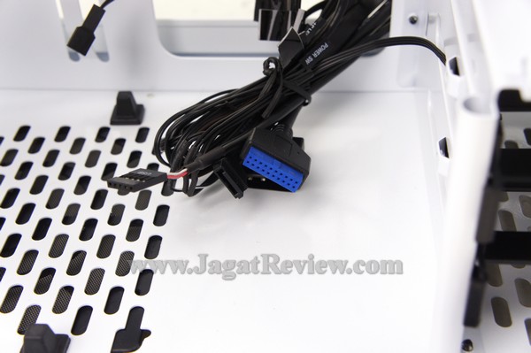 NZXT Phantom White 17