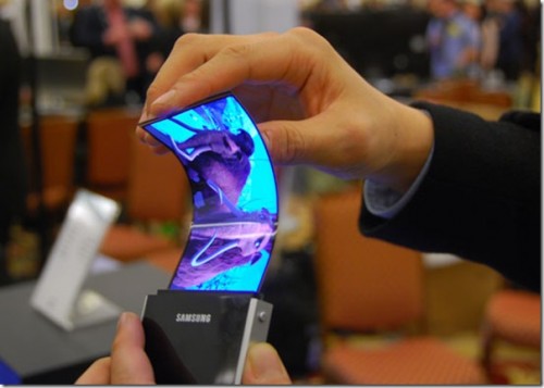 LG dan Samsung Luncurkan Smartphone Berlayar Fleksibel Awal September? 2 Samsung Flexible Screen