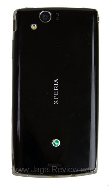 Sony Ericsson Xperia Arc S Belakang