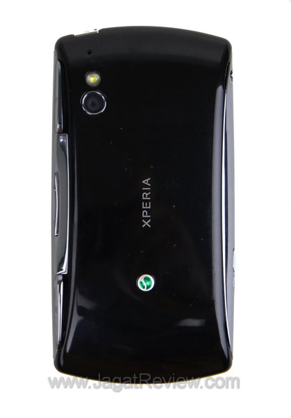 Xperia Play - Tampak Belakang Xperia Play Tampak Belakang