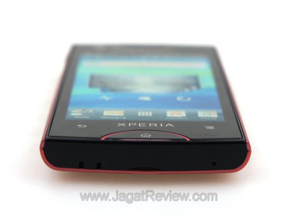 Xperia Ray - Sisi Bawah Xperia Ray Sisi Bawah