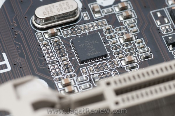 ASUS_Sabretooth_X79_Chipset_ClockGen_ICS_32SQ428AL ASUS Sabretooth X79 Chipset ClockGen ICS 32SQ428AL