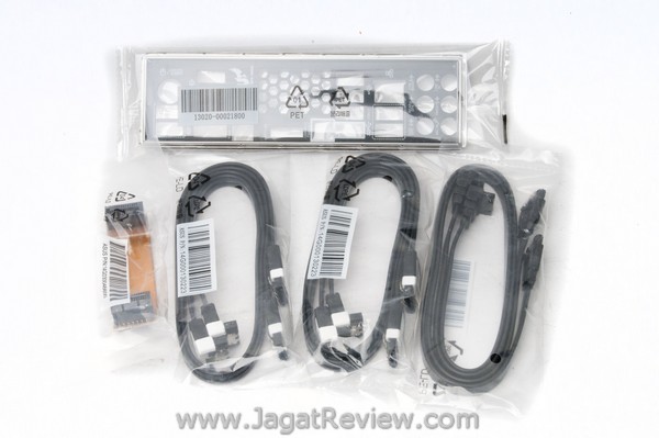 ASUS Sabretooth X79 Perlengkapan KabelSATA SLI Bridge Backplate