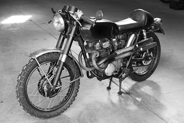 Lisbeth Salander Versi Hollywood Kendarai Motor Bergaya Cafe Racer 2 Honda CB350