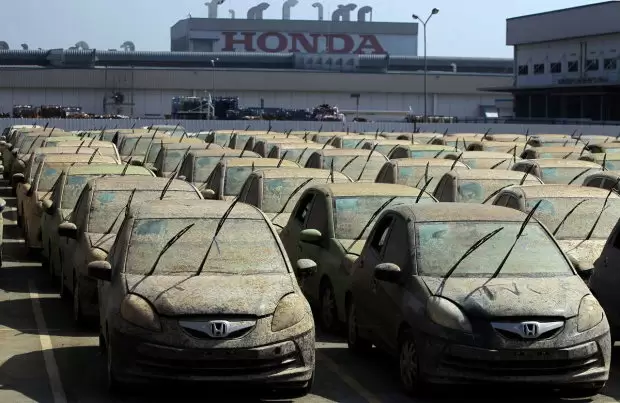 Mobil Honda Terkena Banjir di Thailand