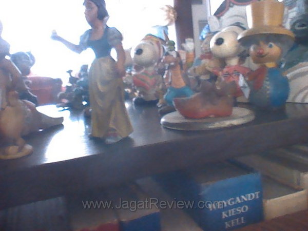 Xperia Neo Kamera depan indoor