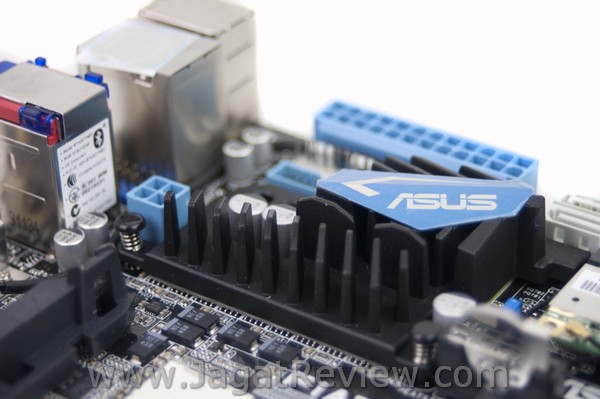 ASUS_F1A75-I_Deluxe_Board_HeatSink ASUS F1A75