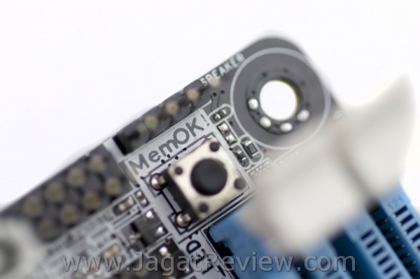 ASUS_F1A75-I_Deluxe_Fitur_MemOK ASUS F1A75