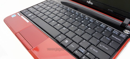 Fujitsu Lifebook PH521 9