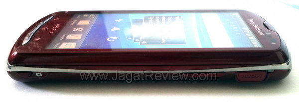 Xperia Pro - Sisi Kanan Xperia Pro Sisi Kanan