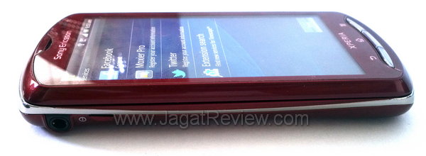 Xperia Pro - Sisi Kiri Xperia Pro Sisi Kiri