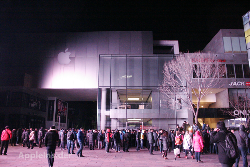 Antrian iPhone 4S di Beijing Rusuh! 2 beijing 120112
