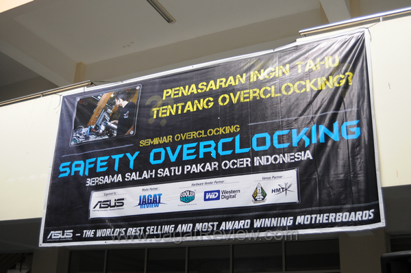 ASUS Indonesia OC Event 2012 Non-Pro Class Highlight: Contestant Setup 1 ASUS Seminar Jogja 02