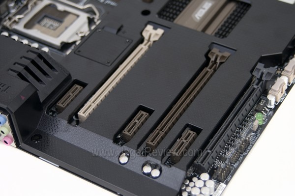 ASUS SABRETOOTH Z77 Board PCI E