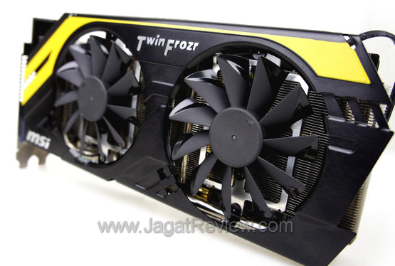 R7970Lightning 09