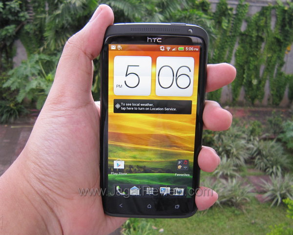 HTC One X On Hand