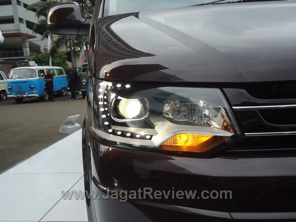 VW Caravelle (Headlight) VW Caravelle Headlight