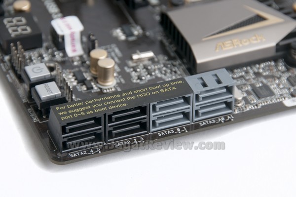 ASRock_Z77_Extreme4_Board_SATA