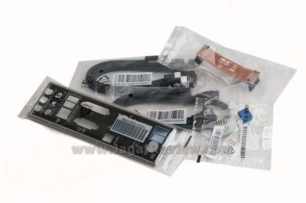 ASUS P8Z77 V Pro Perlengkapan