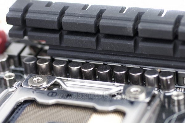ASUS_Rampage_Extreme_IV_Formula_BF3_Board_Component_VRM