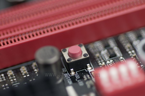 ASUS_Rampage_Extreme_IV_Formula_BF3_Board_OnboardButton_GoButton
