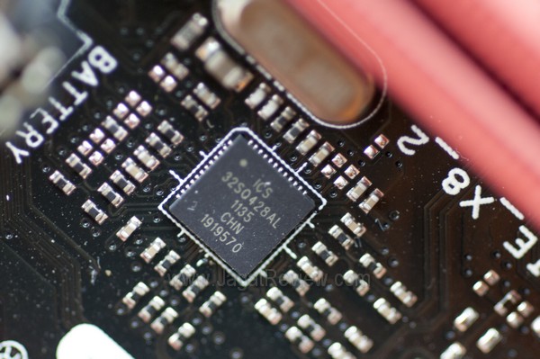 ASUS_Rampage_Extreme_IV_Formula_BF3_Chipset_ICS_ClockGen2
