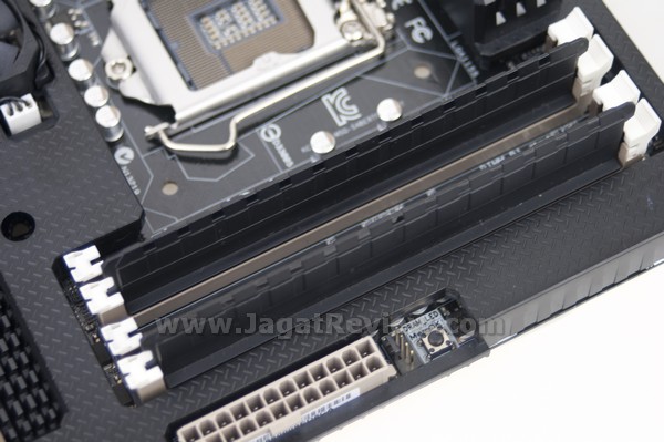 ASUS Sabertooth Z77 ThermalArmor DustDefender RAM