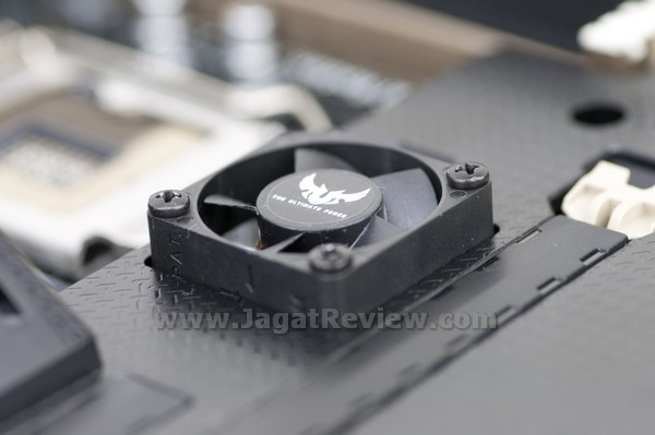 ASUS Sabertooth Z77 ThermalArmor Fan Top