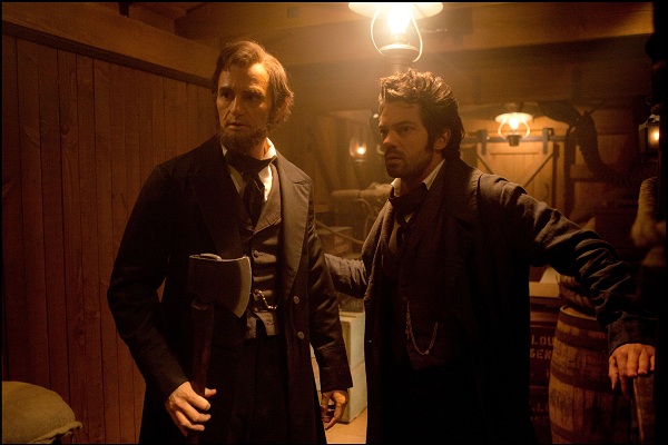 ALVH-217 - Abraham Lincoln (Benjamin Walker) and his vampire-battling mentor Henry Sturgis (Dominic Cooper) plan their next move during a fateful battle with the undead. Abraham Lincoln Vampire Hunter 6
