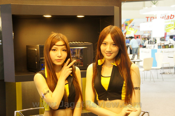 Booth Babes Computex 2012 Day 4 9