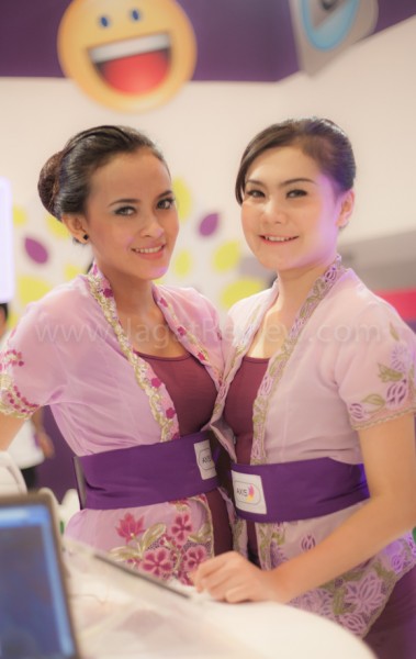 Booth Babes FKI 2012 (11) Booth Babes FKI 2012 11