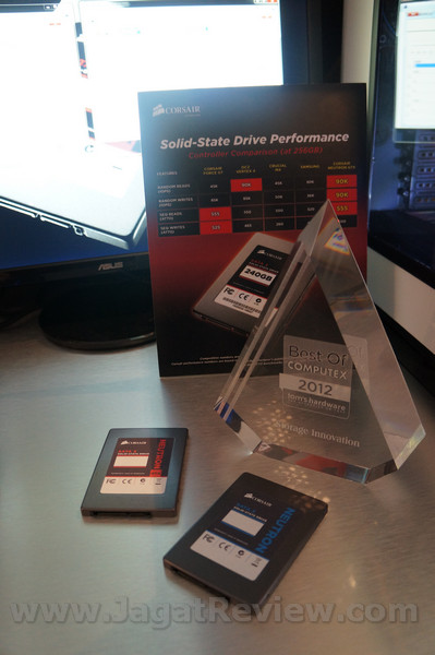 CORSAIR COMPUTEX2012 DSC01244s