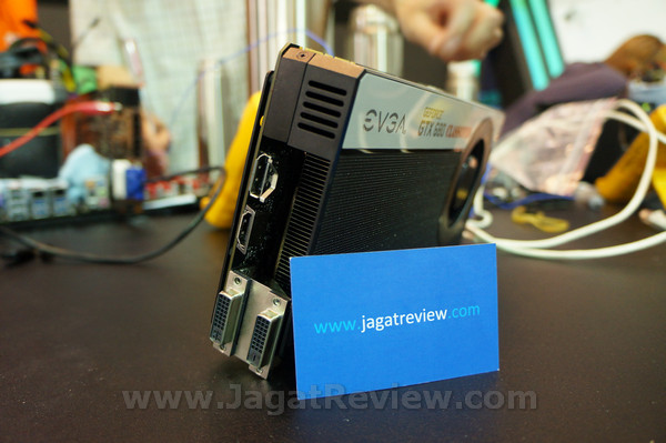 EVGA GTX680CLASSIFIED DSC01439s