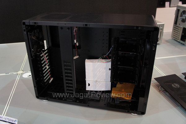 computex 2012 lian li pc-v700 computex 2012 lian li pc v700